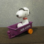 snoopy ミニダイキャストカーワゴン 001